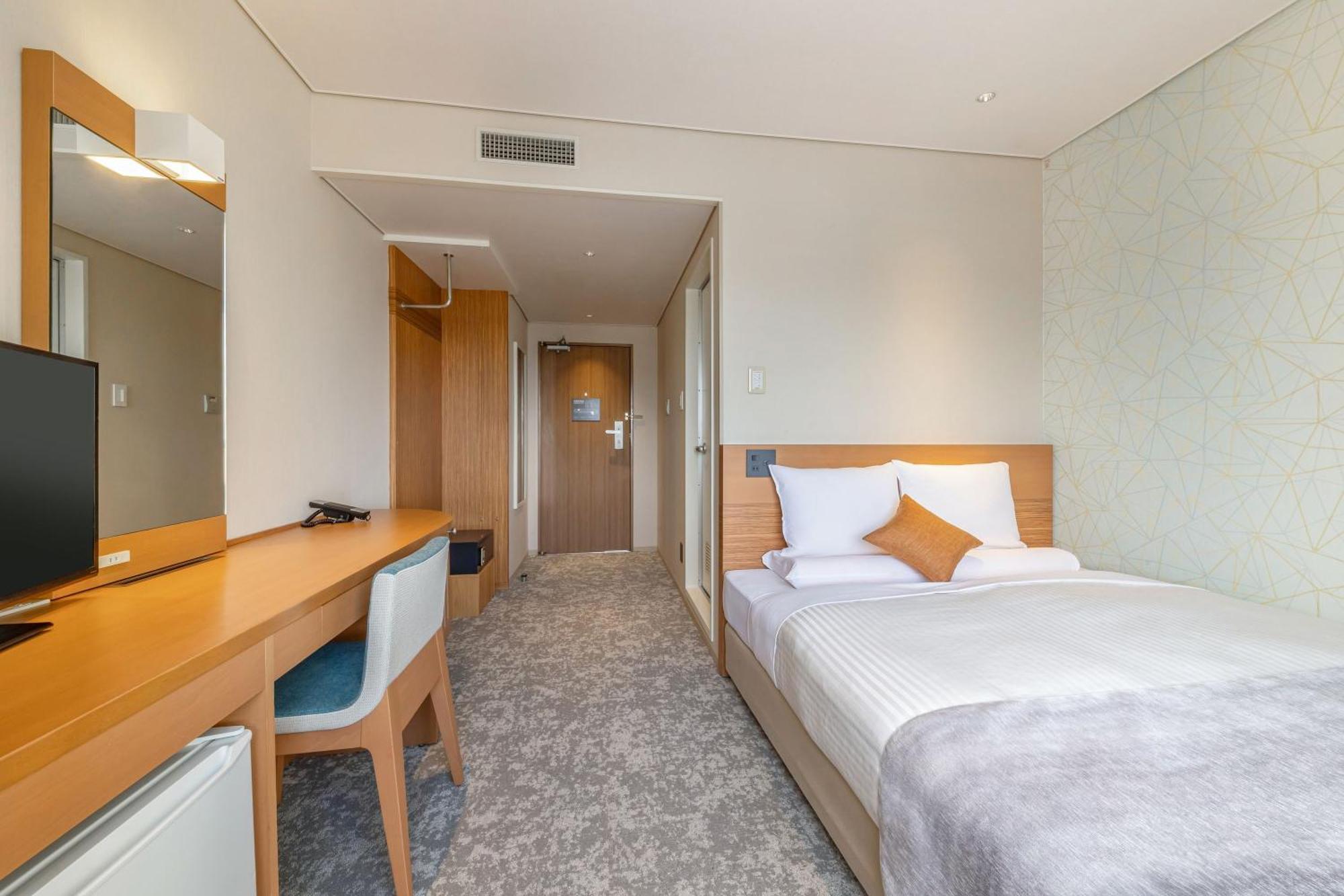 Art Hotel Niigata Station Екстер'єр фото